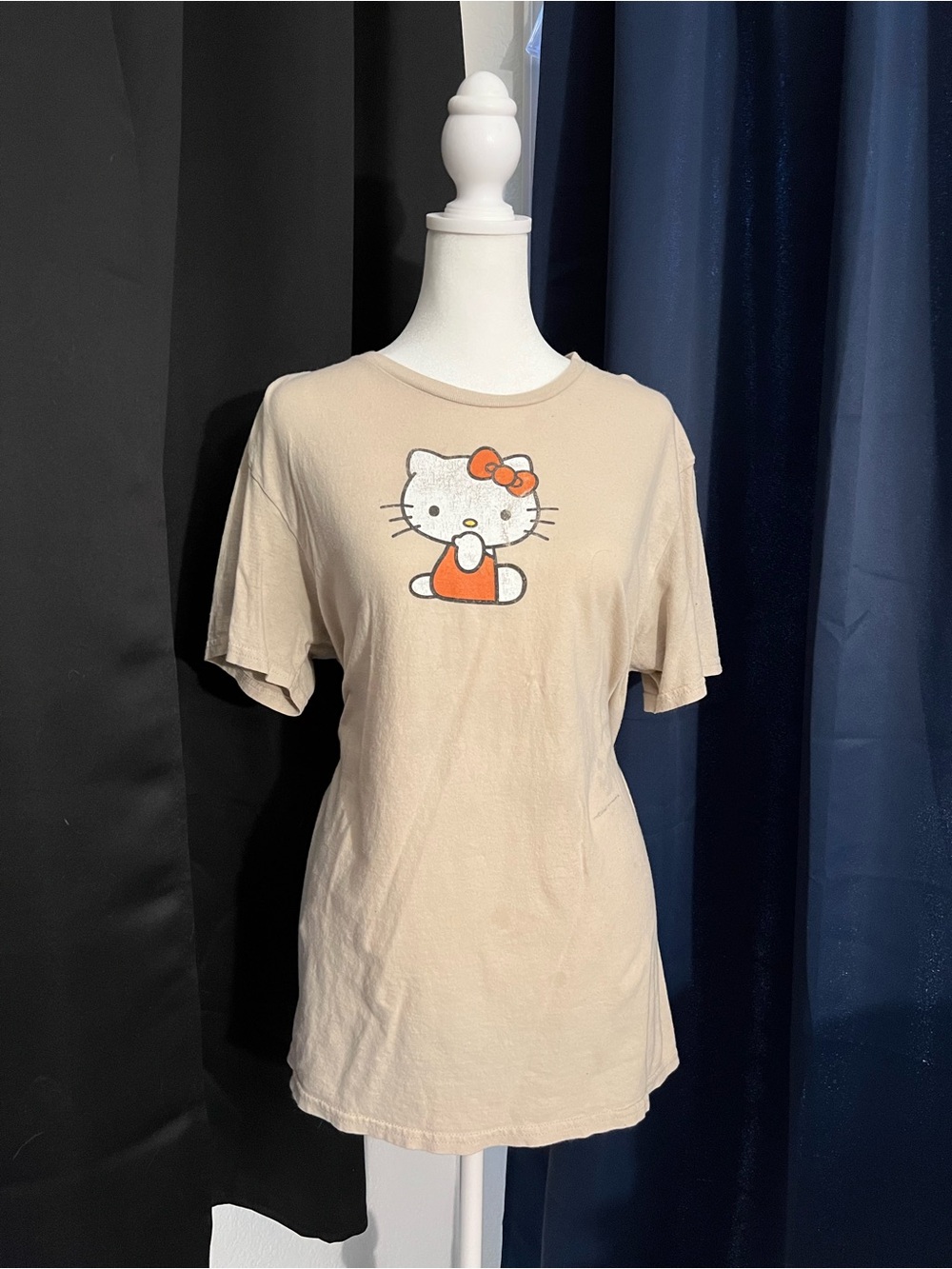 Hello Kitty Rainbow Graphic Tee Size M Beige Sanrio Y2K Cute Kawaii Shirt